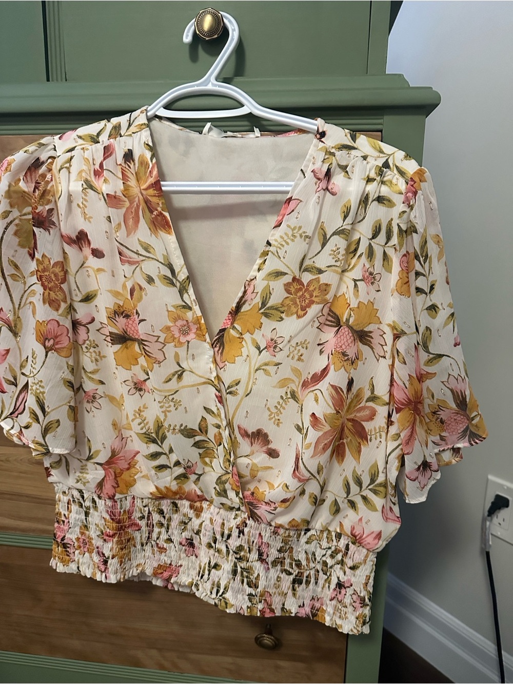 Floral Print V-Neck Smocked Hem Women's Top - Cream & Pink